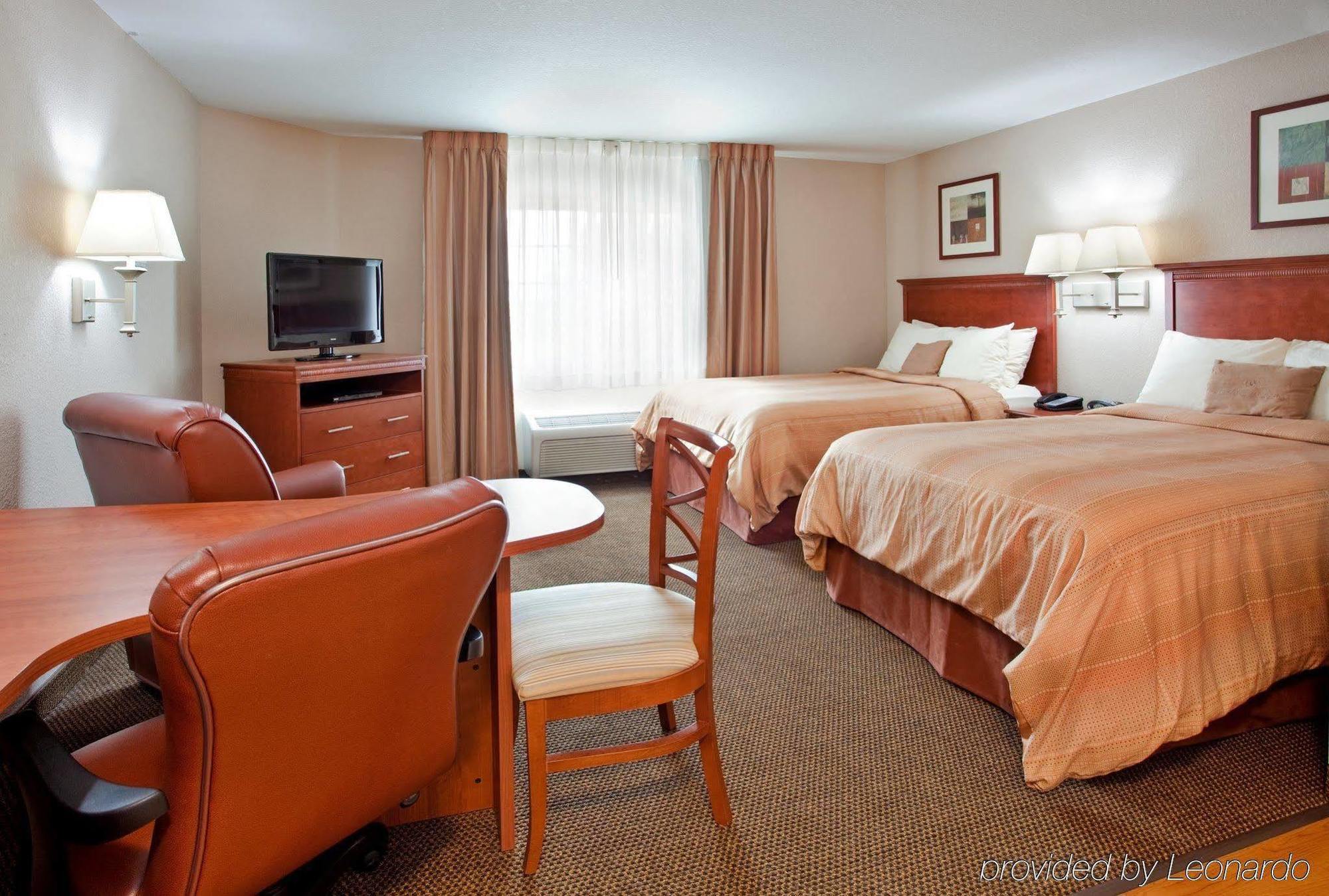 Candlewood Suites Kansas City Airport Exterior photo