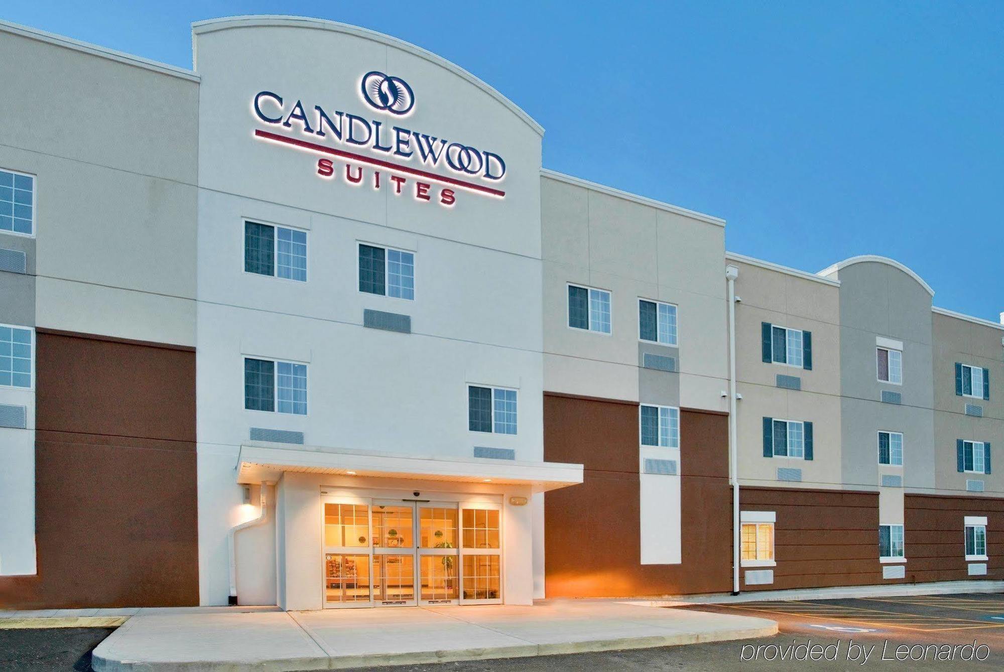 Candlewood Suites Kansas City Airport Exterior photo