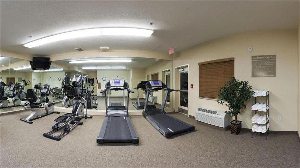 Candlewood Suites Kansas City Airport Exterior photo