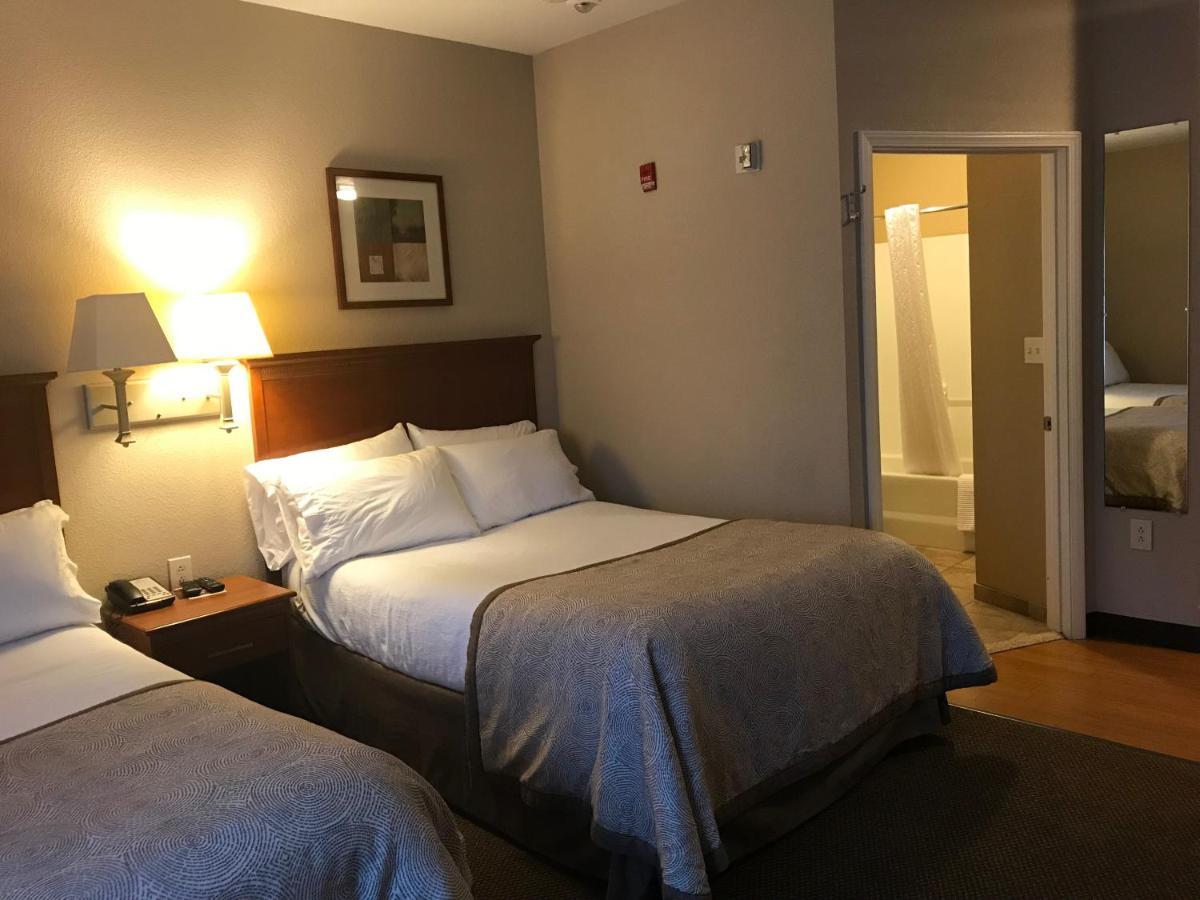Candlewood Suites Kansas City Airport Exterior photo