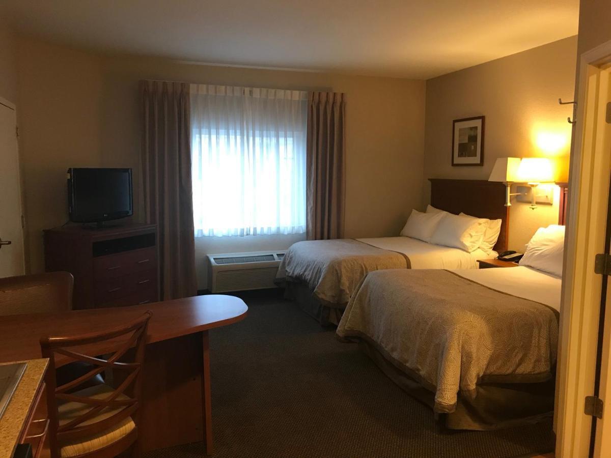 Candlewood Suites Kansas City Airport Exterior photo
