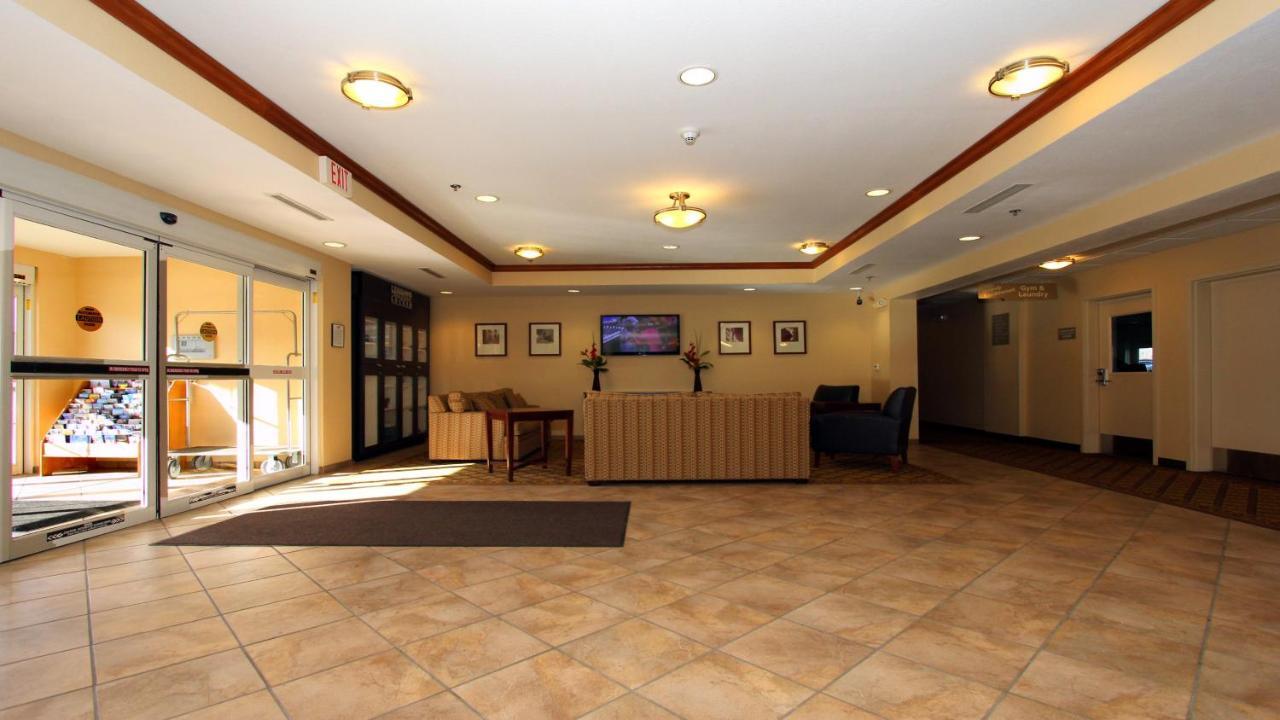 Candlewood Suites Kansas City Airport Exterior photo