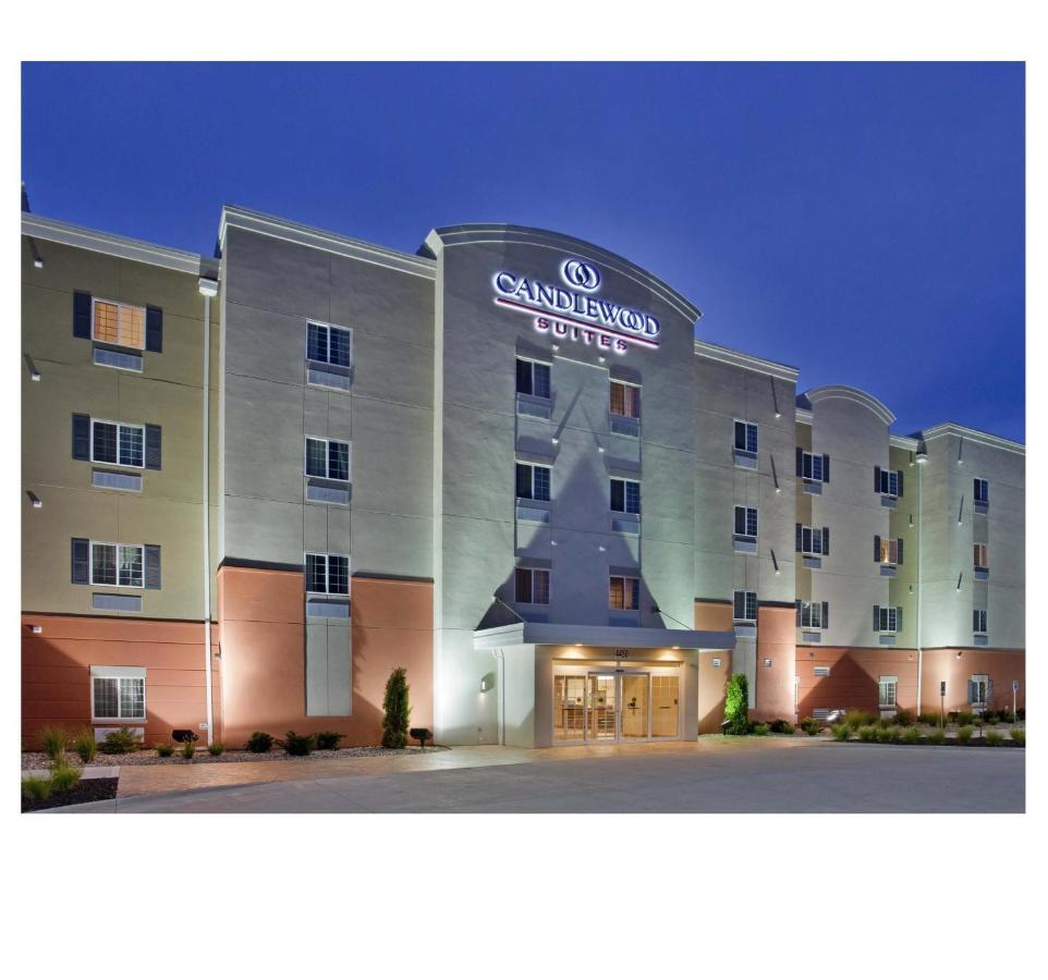 Candlewood Suites Kansas City Airport Exterior photo